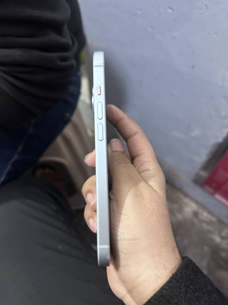 Apple iPhone 15 jv 128 GB 4