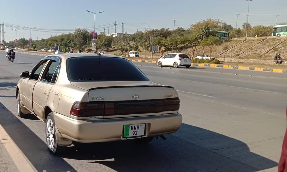 Toyota Corolla XE 1999 10