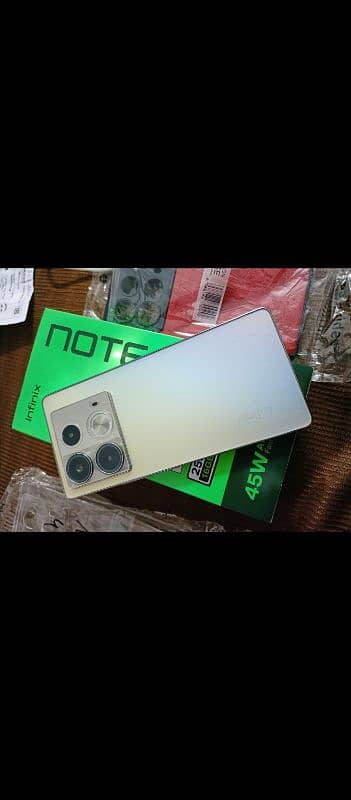 Infnix Note 40 . . Ram 8.256 5