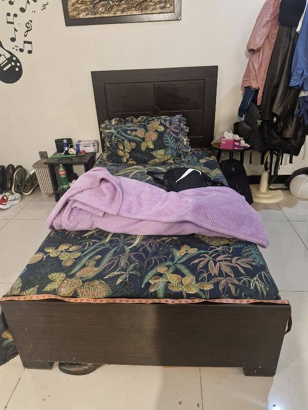 Single Bed 3.5 by 6.5 with Molty Master mattress 0