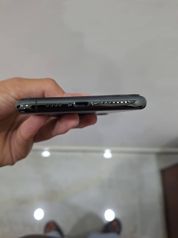 iPhone 11 Pro Max 256GB Non PTA FU 4