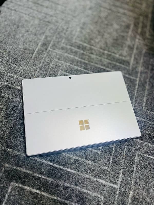 Microsoft Surface Pro 6 - Core i5 8th Gen-8gb Ram 256gb ssf 1