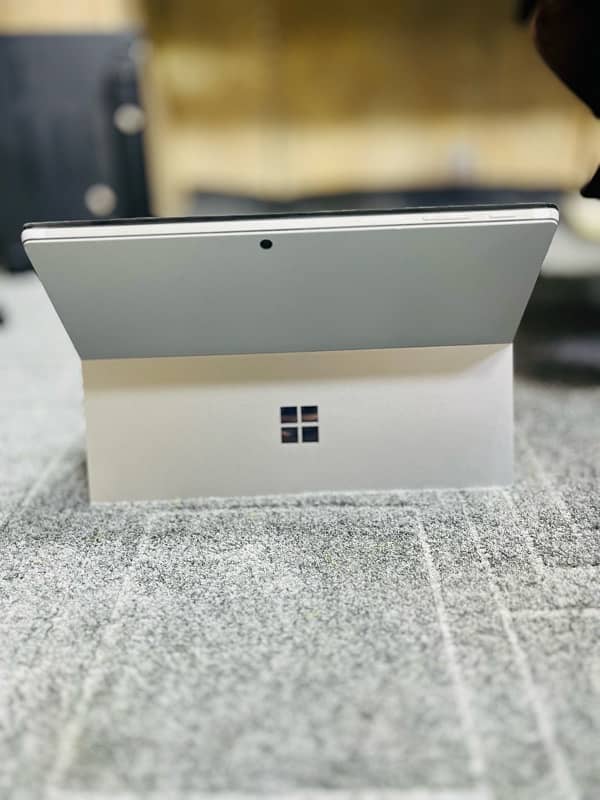 Microsoft Surface Pro 6 - Core i5 8th Gen-8gb Ram 256gb ssf 3