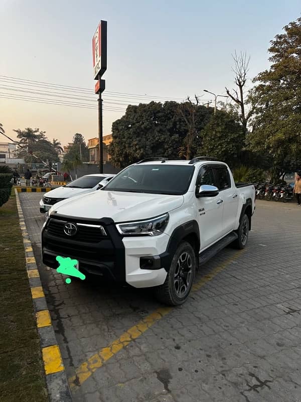 Toyota Hilux 2021 1