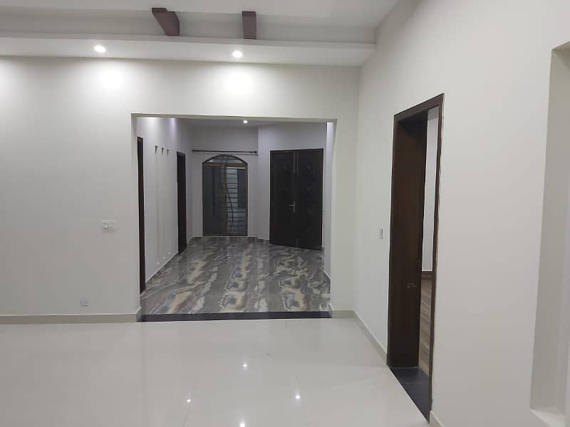 1 KANAL SLIGHTLY USED LOWER PORTION IS AVAILABLE FOR RENT ON TOP LOCATION OF WAPDA TOWN LAHORE 1