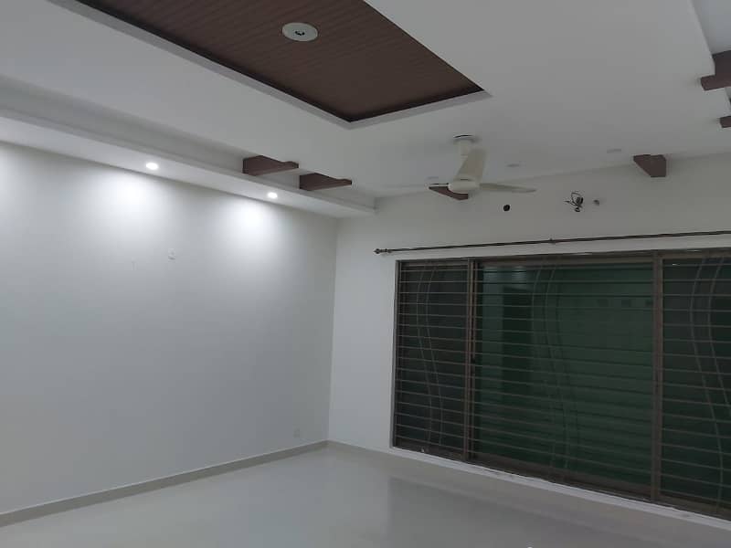 1 KANAL SLIGHTLY USED LOWER PORTION IS AVAILABLE FOR RENT ON TOP LOCATION OF WAPDA TOWN LAHORE 12