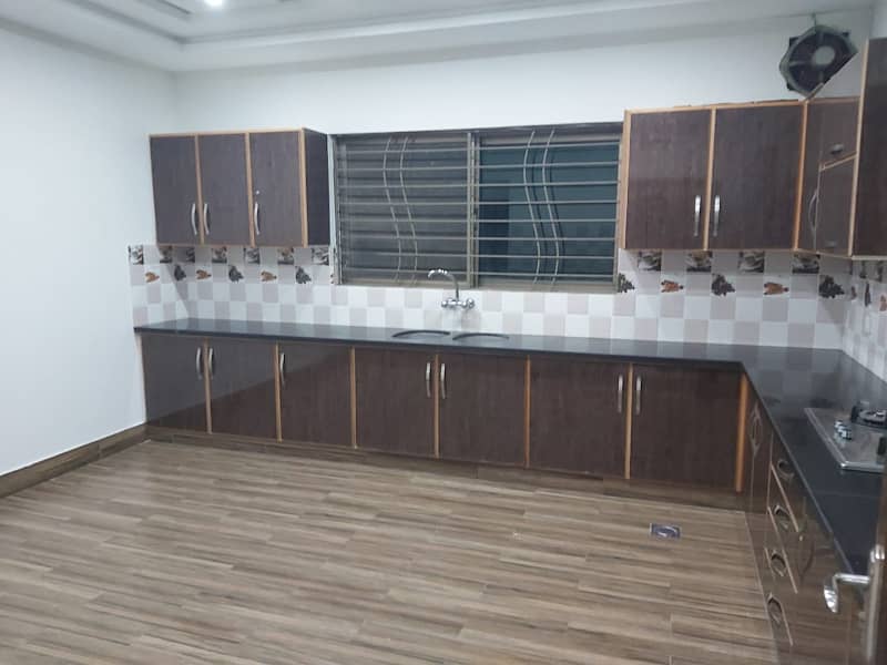 1 KANAL SLIGHTLY USED LOWER PORTION IS AVAILABLE FOR RENT ON TOP LOCATION OF WAPDA TOWN LAHORE 16