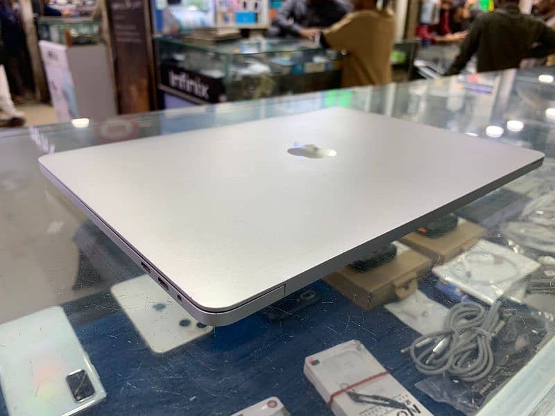 apple macbook pro 2020 0