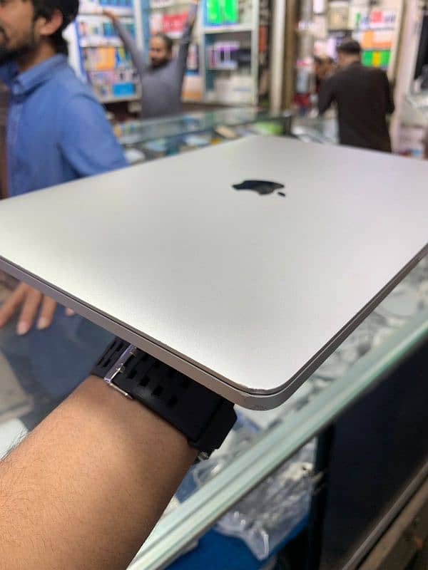 apple macbook pro 2020 8