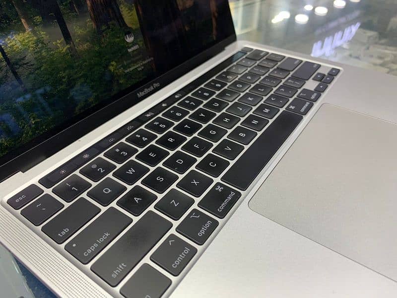 apple macbook pro 2020 9