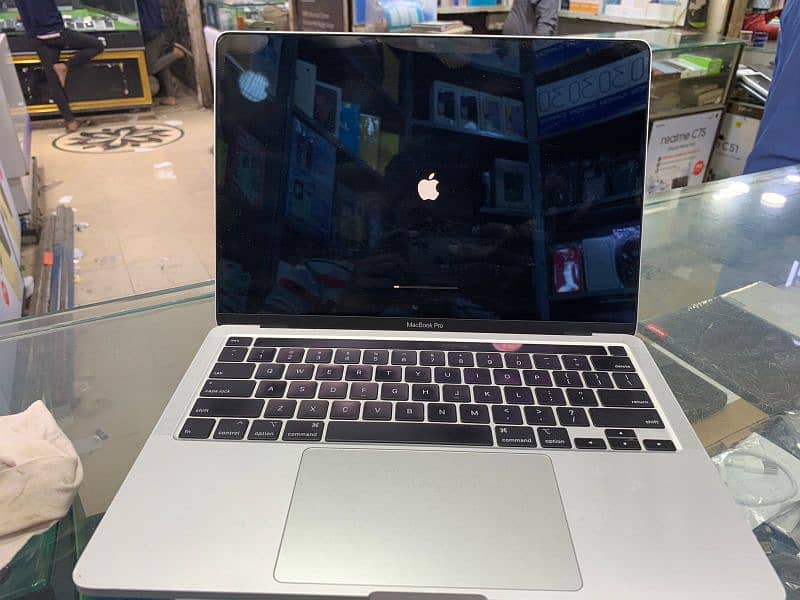 apple macbook pro 2020 10