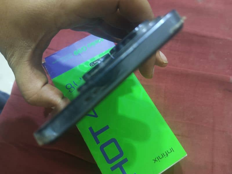 Infinix hot 40 pro  8 256 4