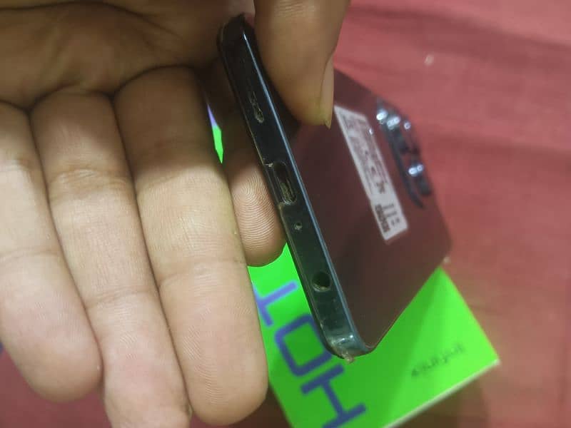 Infinix hot 40 pro  8 256 6