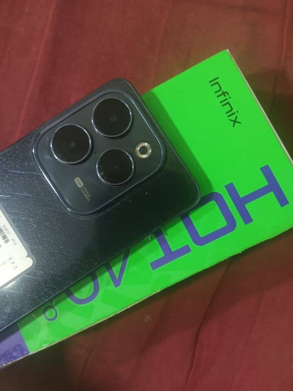 Infinix hot 40 pro  8 256 8