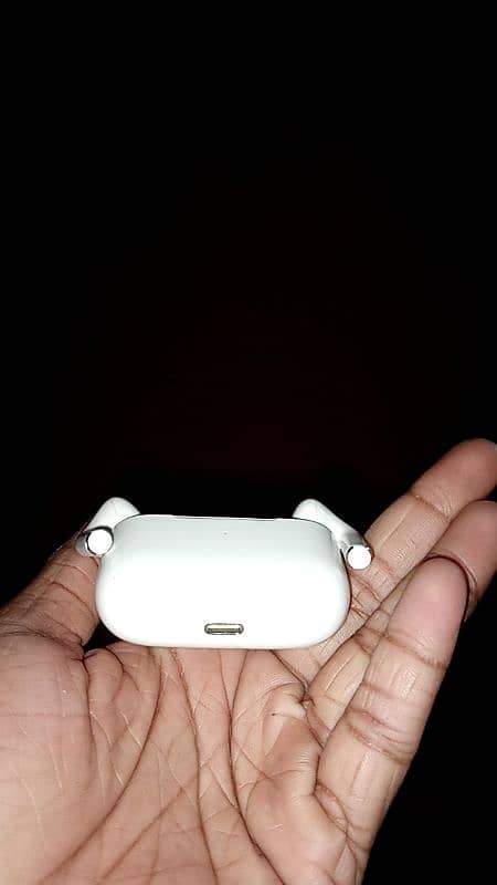 I am selling my ear buds pro 2 1