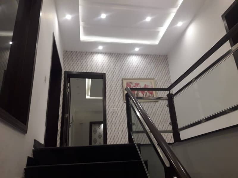 1 KANAL SLIGHTLY USED UPPER PORTION IS AVAILABLE FOR RENT ON TOP LOCATION OF VALENCIA TOWN LAHORE 34