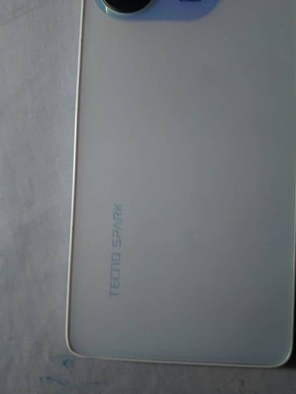 Tecno Spark 10 Pro – 16 128 _ lush cond. . with og glass and free cover 3