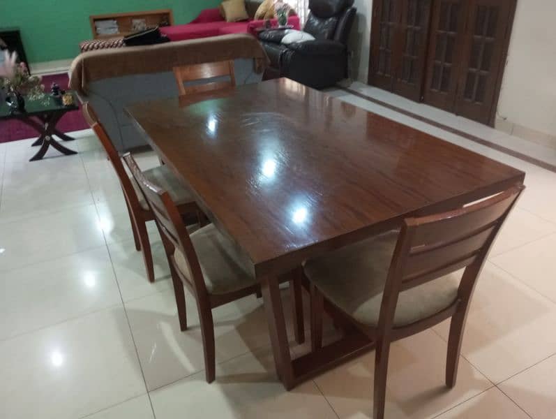 habit used dining table 0