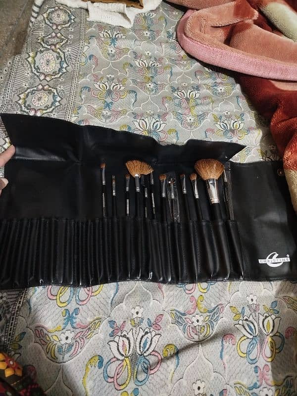 make up brushes 1