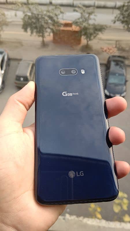 LG G8X 1