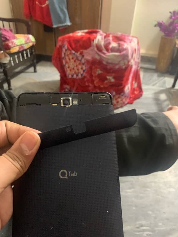 Q tab for sale not working battery change hogi baki all ok hai 7