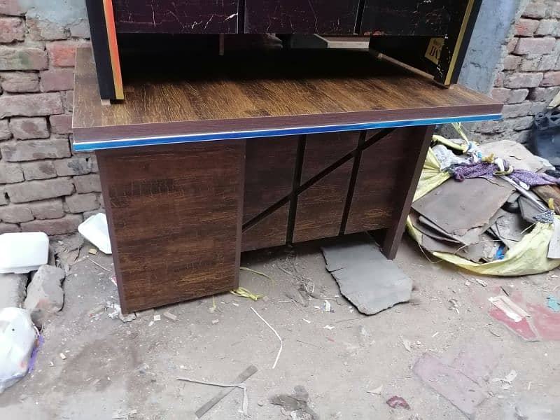 workstations, office table, executive tables, visitor chairs 3