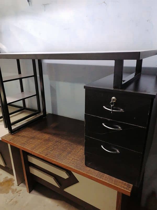 workstations, office table, executive tables, visitor chairs 12