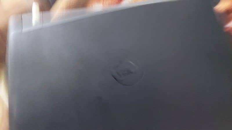 Dell latitude E5570 0