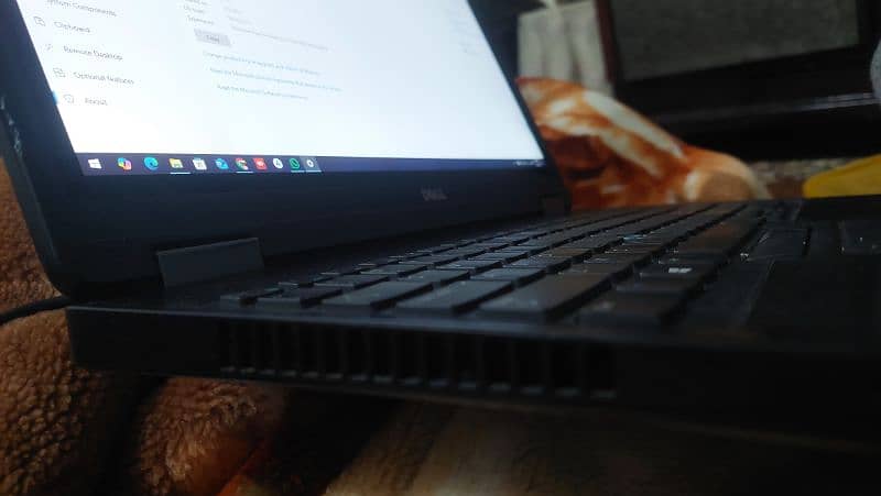 Dell latitude E5570 1