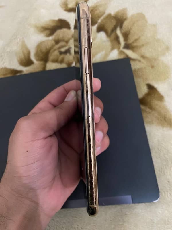 iphone Xs max 256gb pta Approved 8