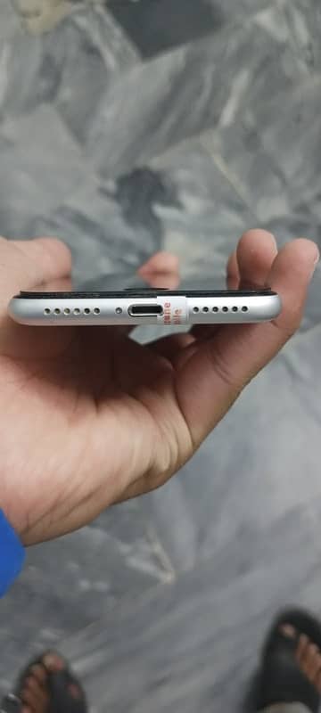 iPhone SE 2 Official PTA Approved 1