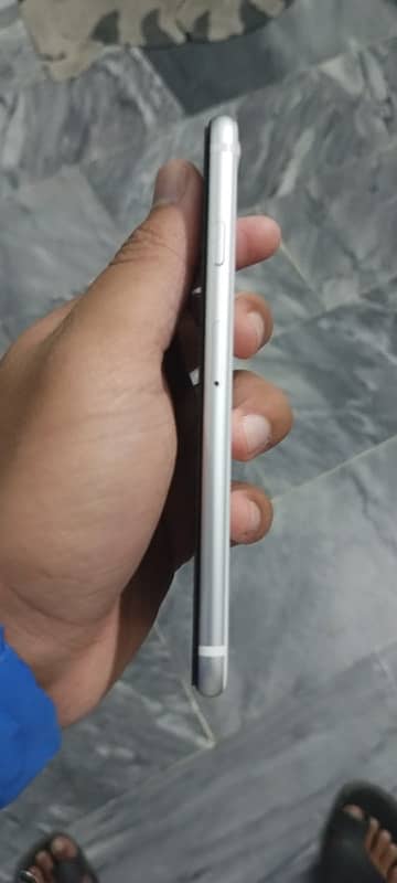 iPhone SE 2 Official PTA Approved 3