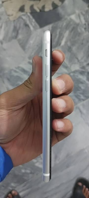 iPhone SE 2 Official PTA Approved 4