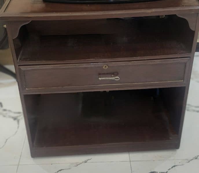 Premium Quality Used Wooden Console & TV – Best Condition | Great Deal 1