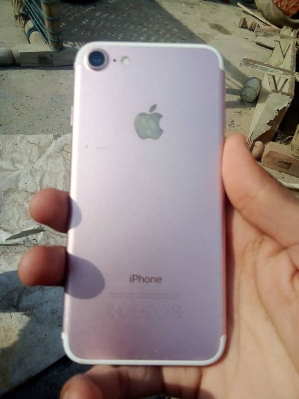 iPhone 7 NON PTA 128 GB 3