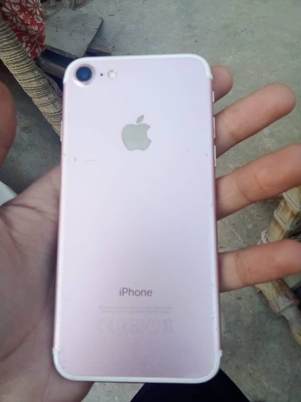 iPhone 7 NON PTA 128 GB 4