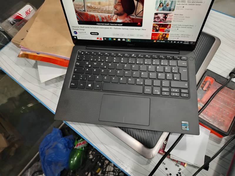 Dell XPS 13 9305 used in good condition 2