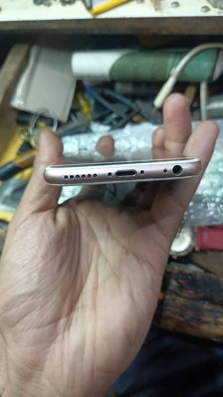 iPhone 6s by bus finger offBattery change 32gb 0