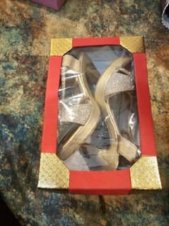 heels urgent sale