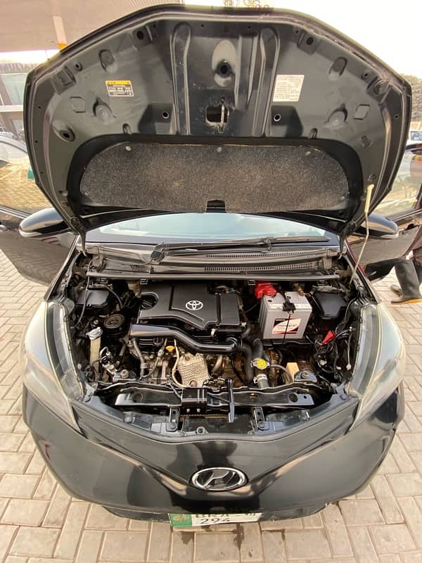 Toyota Vitz 2018 4