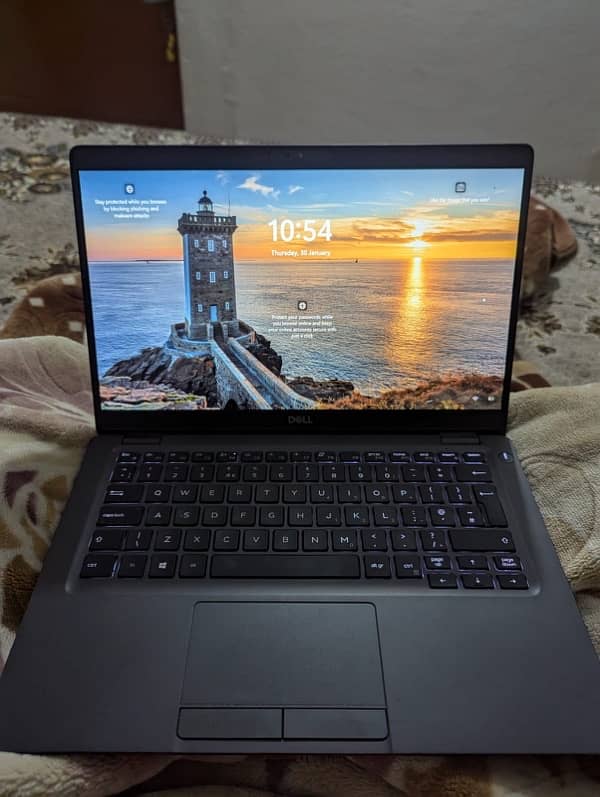 Dell latitude 5300 Core i5 8th generation 2