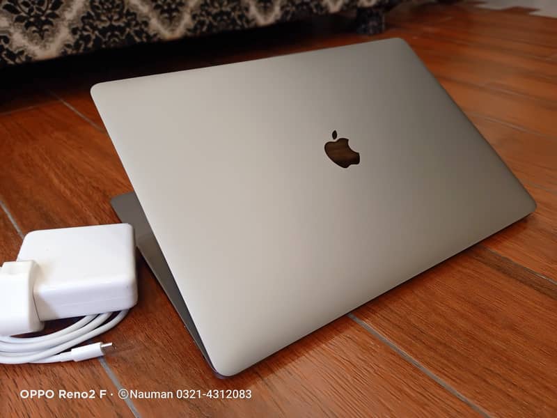 Apple MacBook Pro 2019 - Core i9,15-inch" (32GB/512GB) 4GB Graphics 3