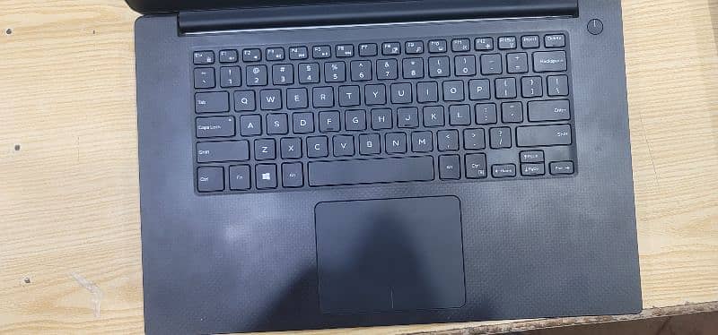 Dell Precision 5530 (Corei7 8th Gen/16/512/4GB Graphics) 2
