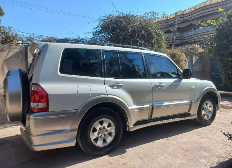 Mitsubishi Pajero 2005 4