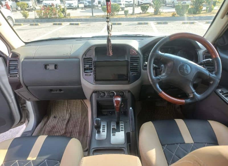 Mitsubishi Pajero 2005 11