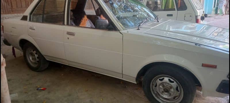 Toyota corolla 1982 shawer for fresh look non accident gari he 8