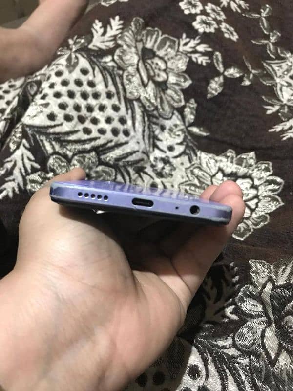 Vivo y17s (8 -128) Exchange Possibly 0