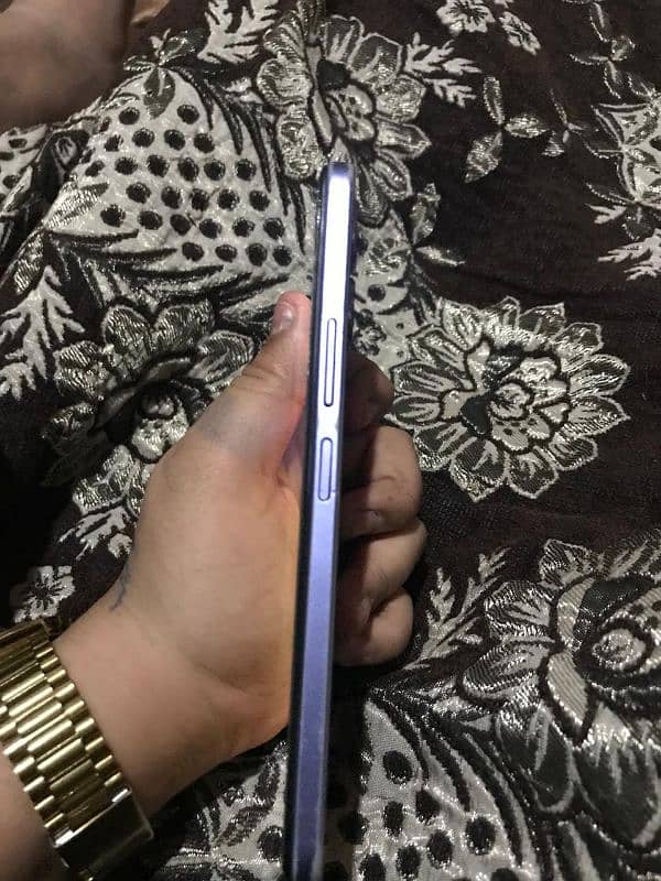 Vivo y17s (8 -128) Exchange Possibly 3