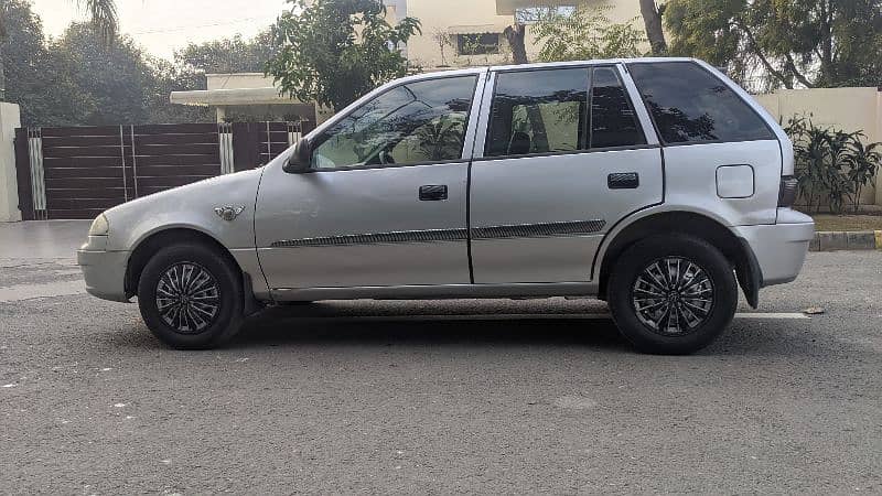 Suzuki Cultus 2011 7