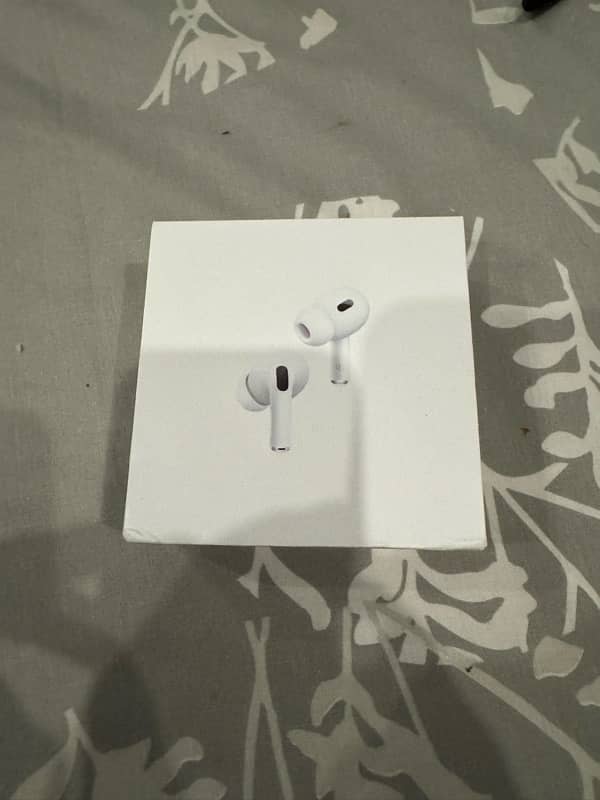 apple airpods 2 pro with magsafe type c 2